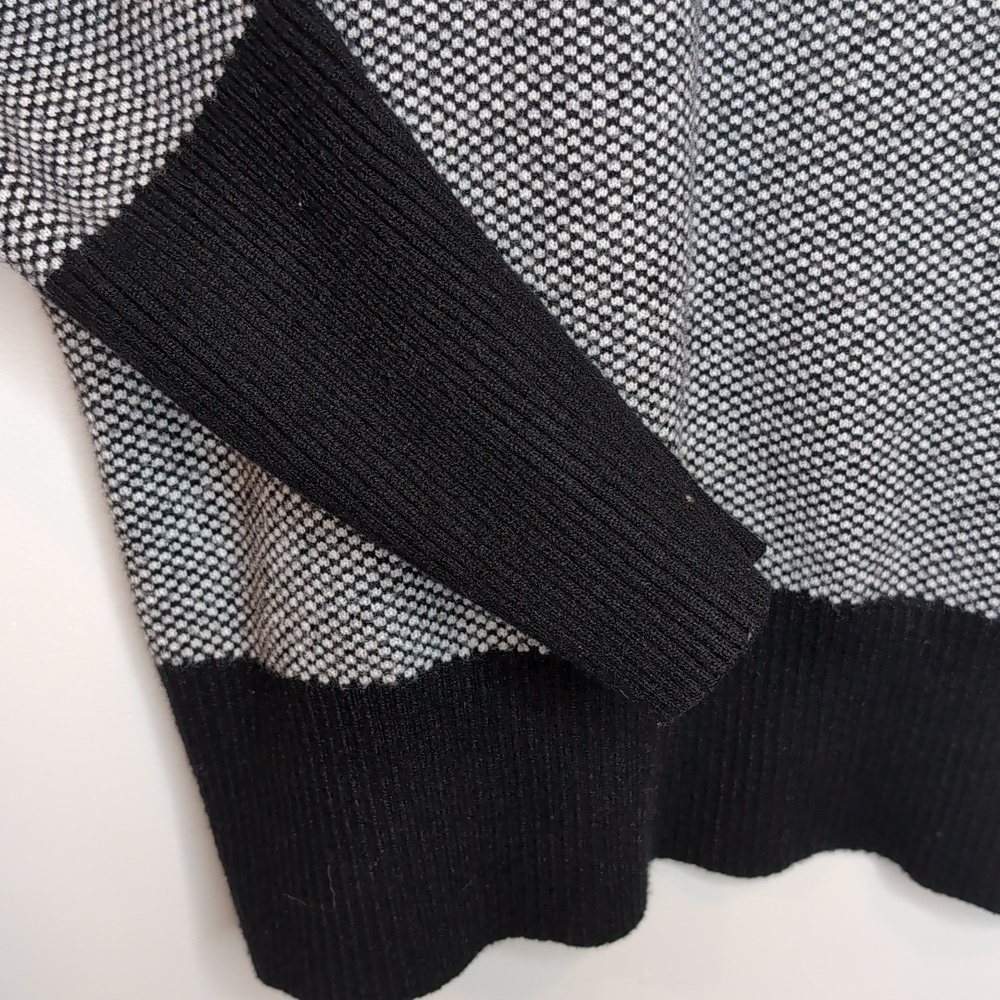 Rachel Zoe Turtleneck Sweater in Black and Gray with Classic Fit - Picture 7 of 9